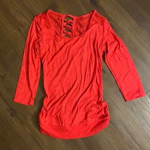 Comfy red shirt with lace